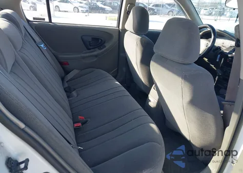 2002 Chevrolet Malibu z USA, uszkodzony, nr VIN 1G1ND52J52M556824